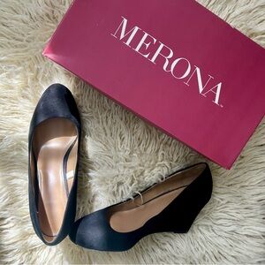 MERONA Black Wedge Pumps EUC